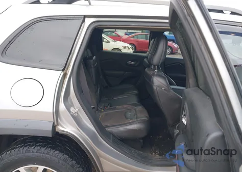 2015 Jeep Cherokee Trailhawk z USA, uszkodzony, nr VIN 1C4PJMBS5FW756592